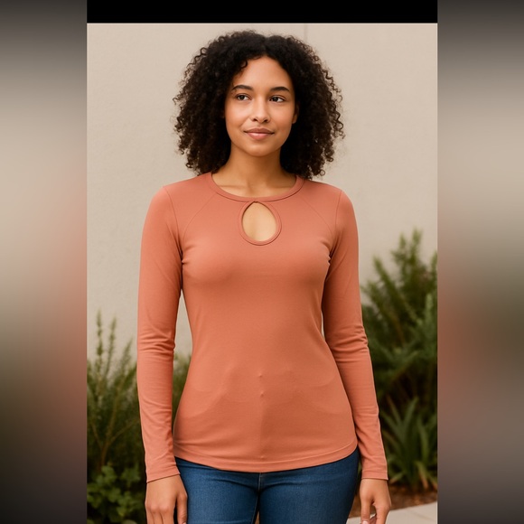 NWT Greyson Women's Terracotta Keyhole Long Sleeve tee Size XS - Picture 1 of 13